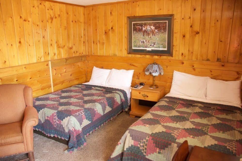 Yellowstone Holiday Motel West Yellowstone Exterior photo